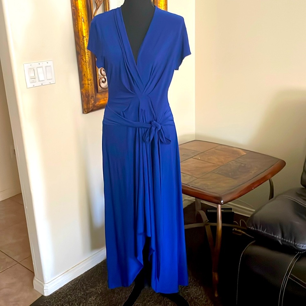 Beautiful blue IMAN dress 👗 💙